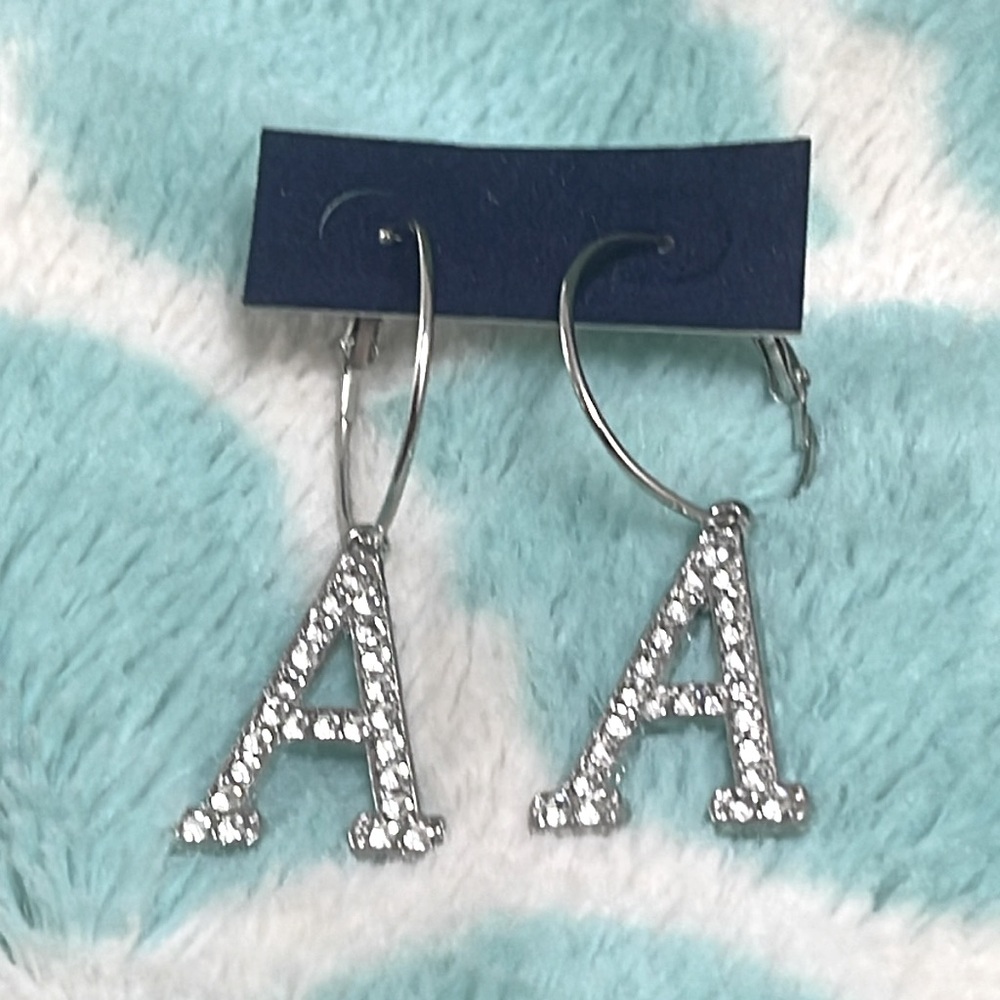 ❌SOLD❌Initial earrings🛒🛍️